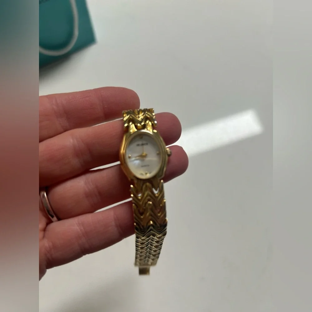 Vintage Helbros Women’s Watch Gold Tone